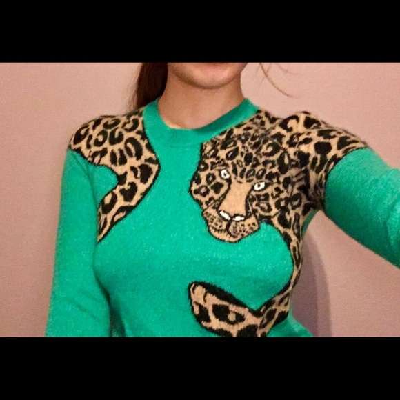 COPY - BCBG MaxAzria Leopard sweater - Picture 5 of 6